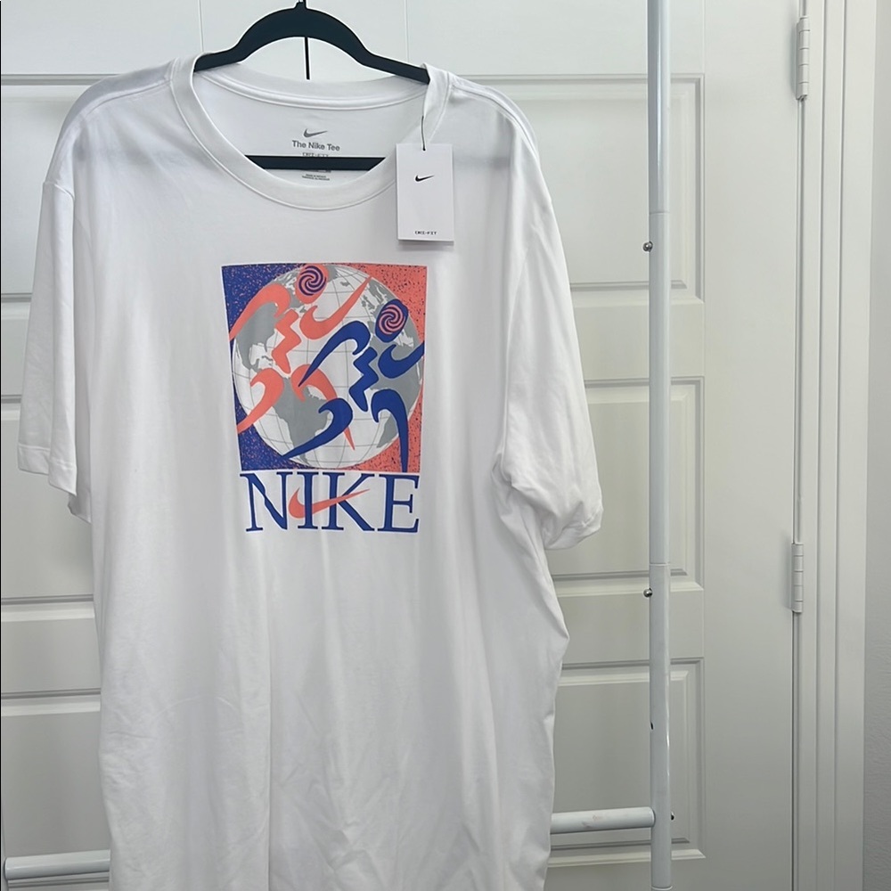 Nike White and Blue Short Sleeve Tees